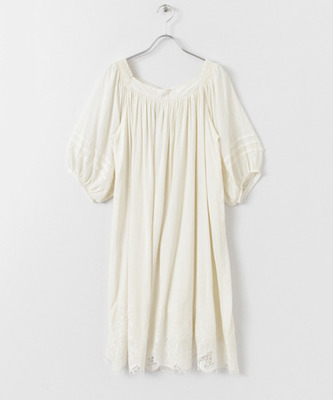 ROSSO（ロッソ）レース刺繍オフショルダーワンピース