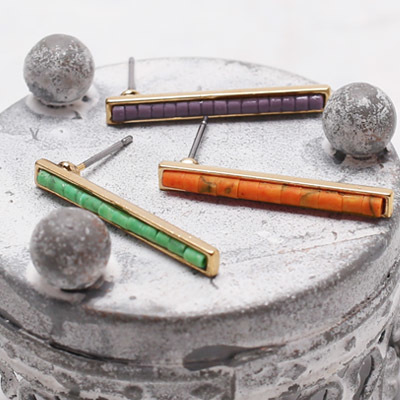 カラーバーのピアス