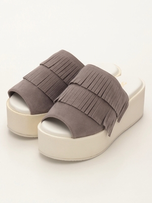 厚底フリンジサンダル