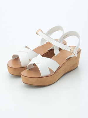 プラットフォームサンダル