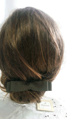 カーキダブルリボンのヘアクリップ