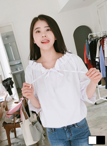 フリルオフショルダーブラウス