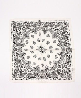 バンダナ柄スカーフ