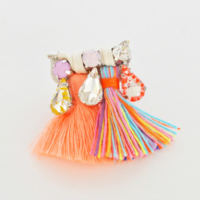 タッセルイヤークリップ