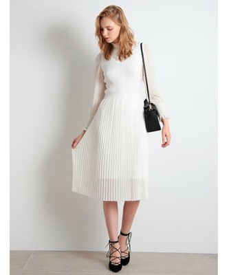 プリーツニットワンピース