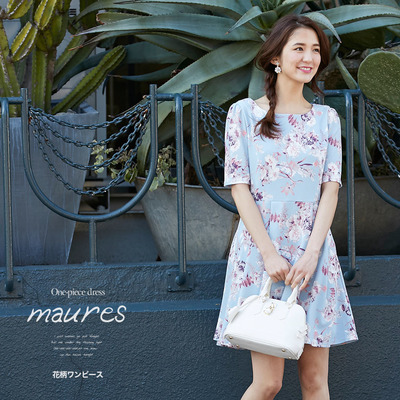  花柄ワンピース