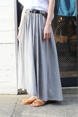 ボリュームフレアスカート