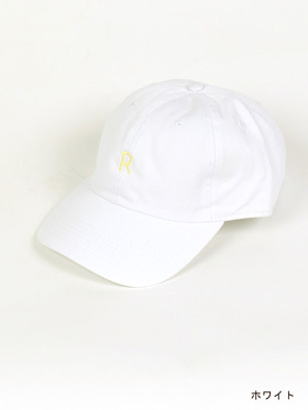 イニシャル刺繍入りキャップ