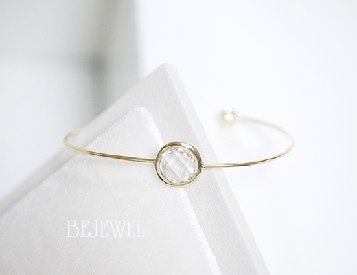 バングルブレスレット