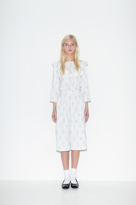 HAT柄フリルブラウス