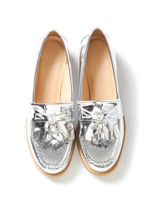 エナメルローファー