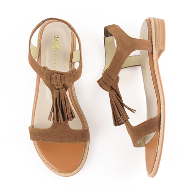 タッセルサンダル