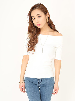 ハーフスリーブオフショルＴＯＰＳ 