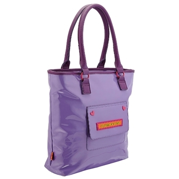 ピカピカ光るエナメルトートバッグ