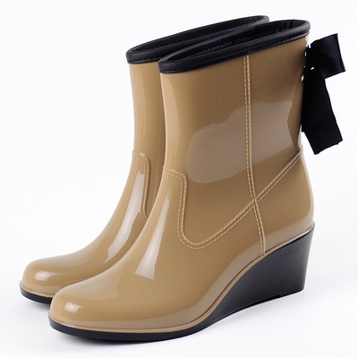 ウェッジショートレインブーツ